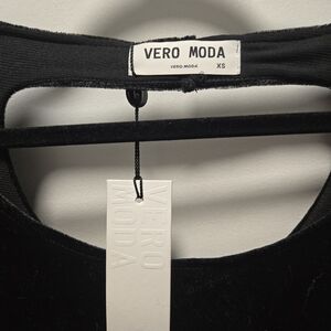 Vero Moda Black Velvet 3/4 Sleeve Dress